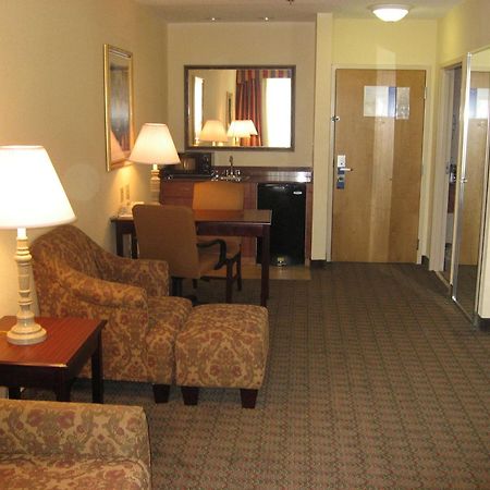 Hampton Inn Canton Exterior photo