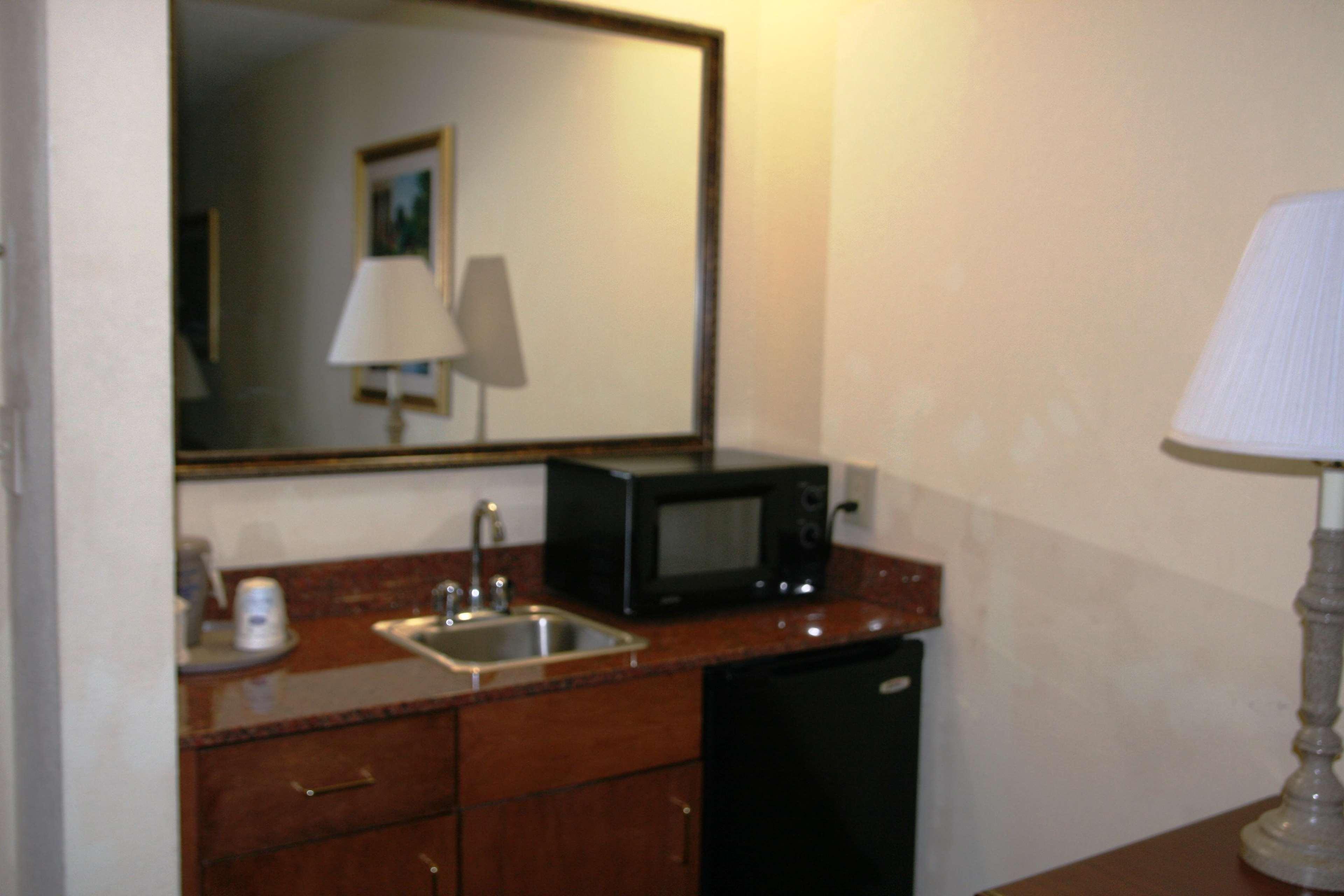Hampton Inn Canton Room photo
