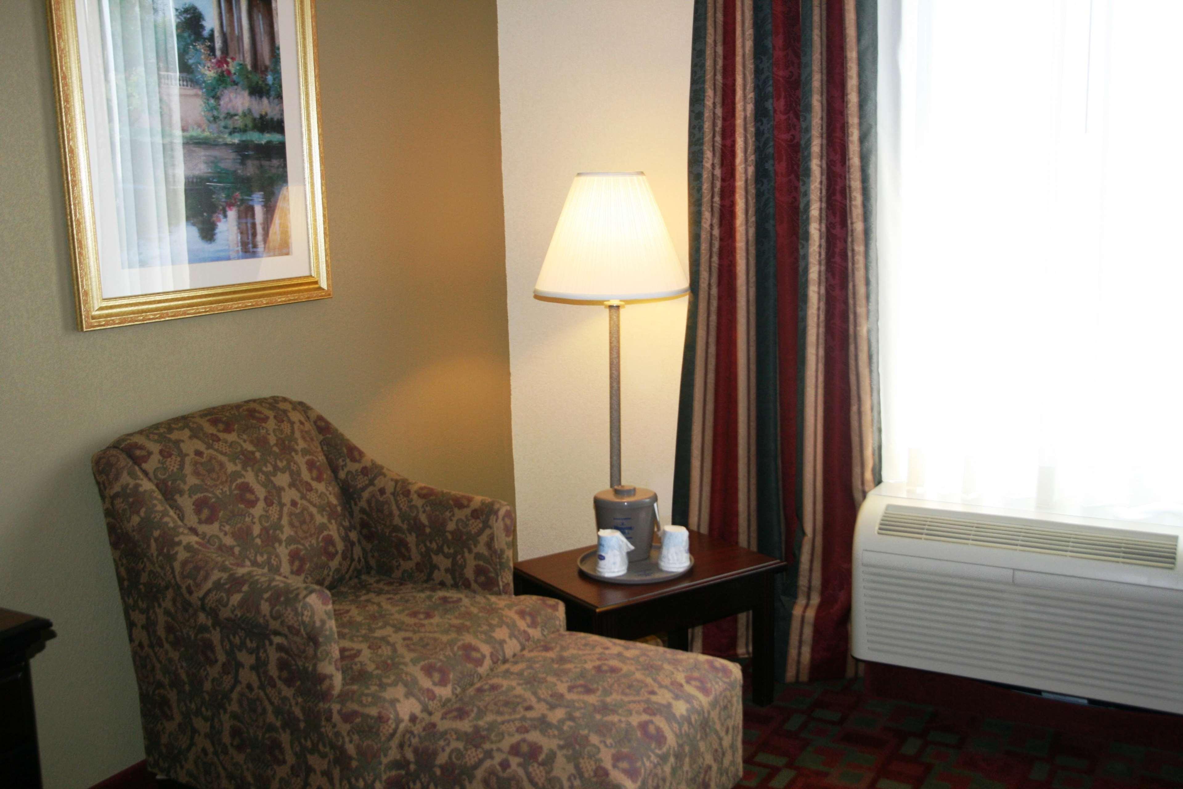 Hampton Inn Canton Room photo
