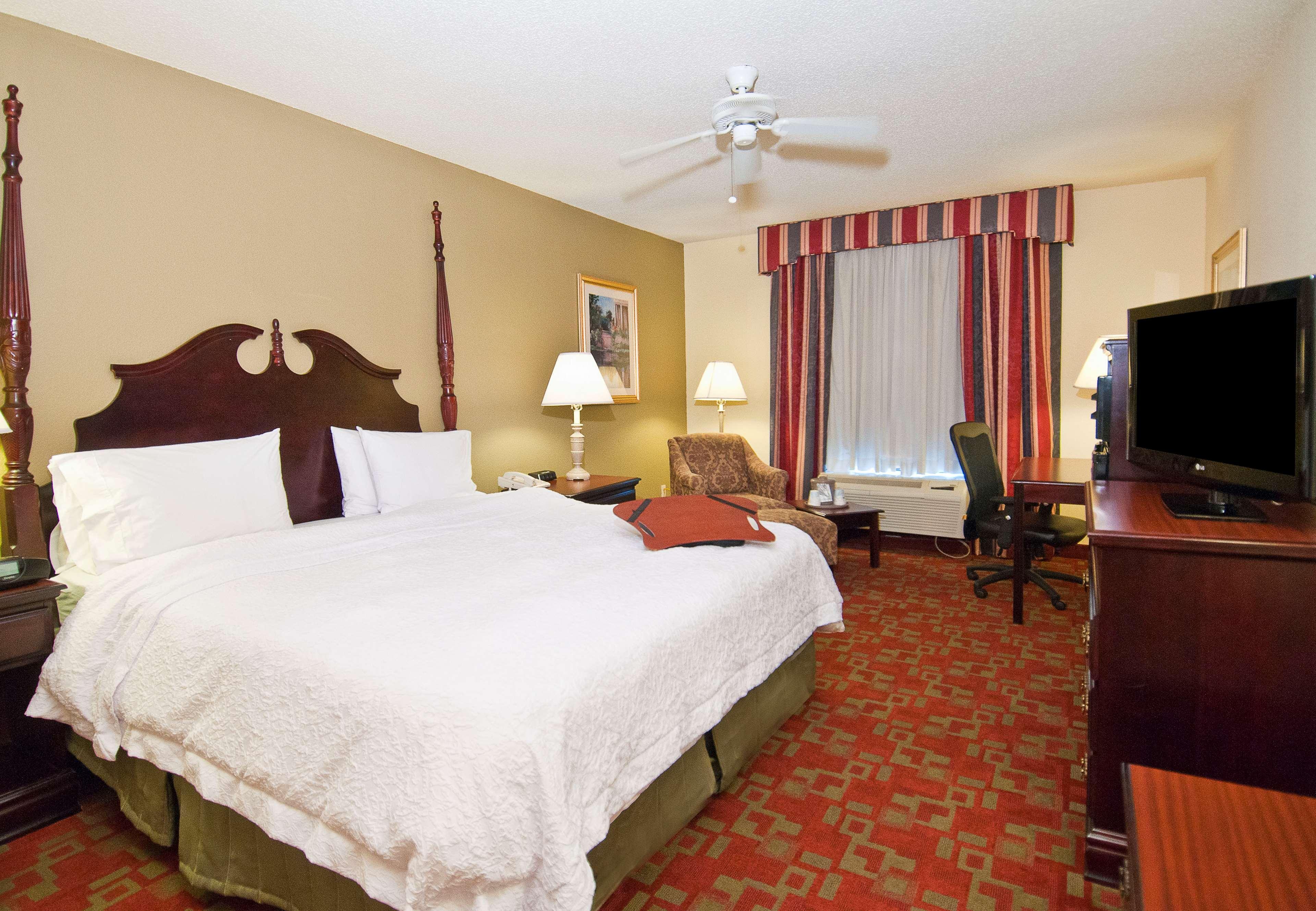 Hampton Inn Canton Exterior photo